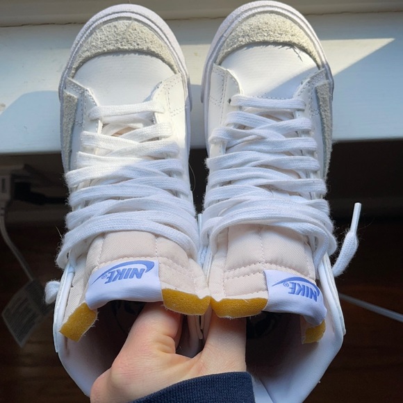 Nike Shoes - Nike blazer mid ‘77 VNTG sneakers worn once, perfect condition